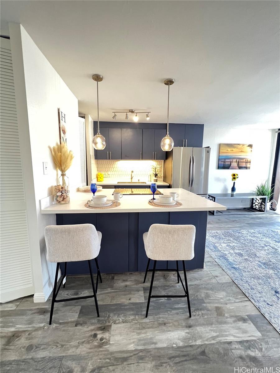 320 Liliuokalani Avenue  Unit 902
