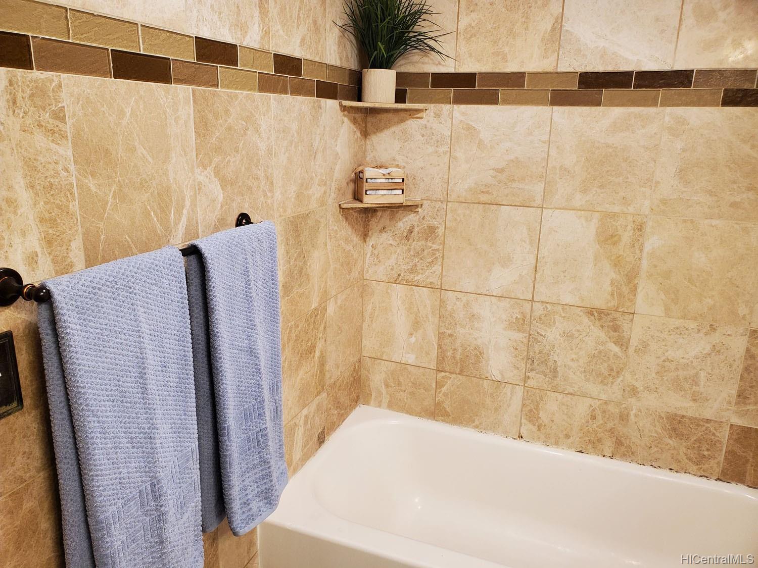 2752 Kaaha Street  Unit 309