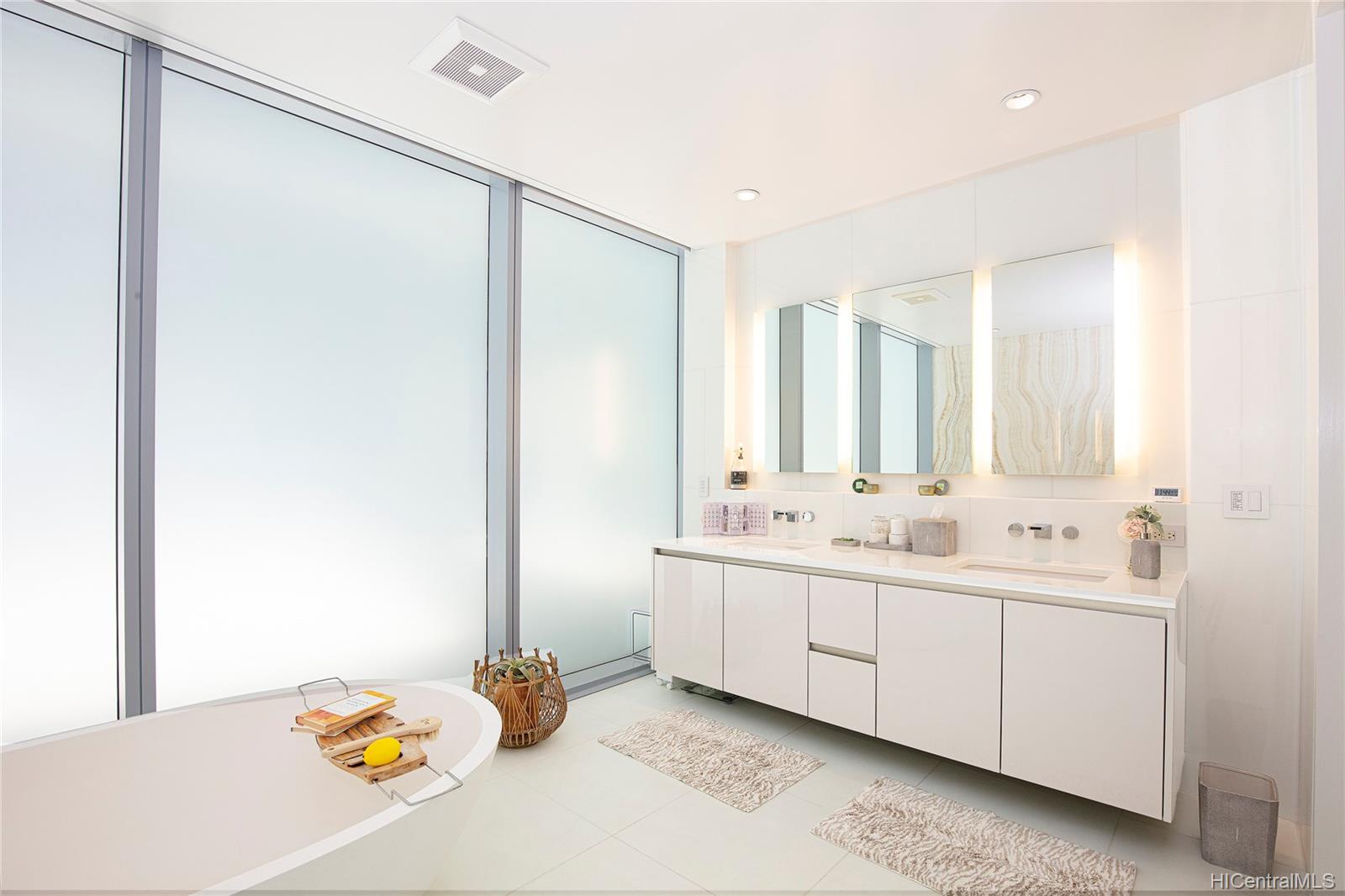 1118 Ala Moana Boulevard  Unit 4