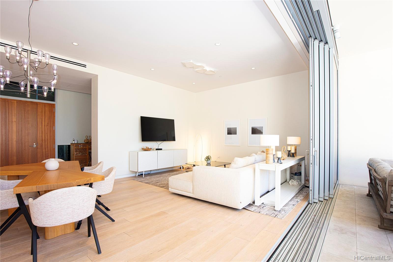 1118 Ala Moana Boulevard  Unit 4