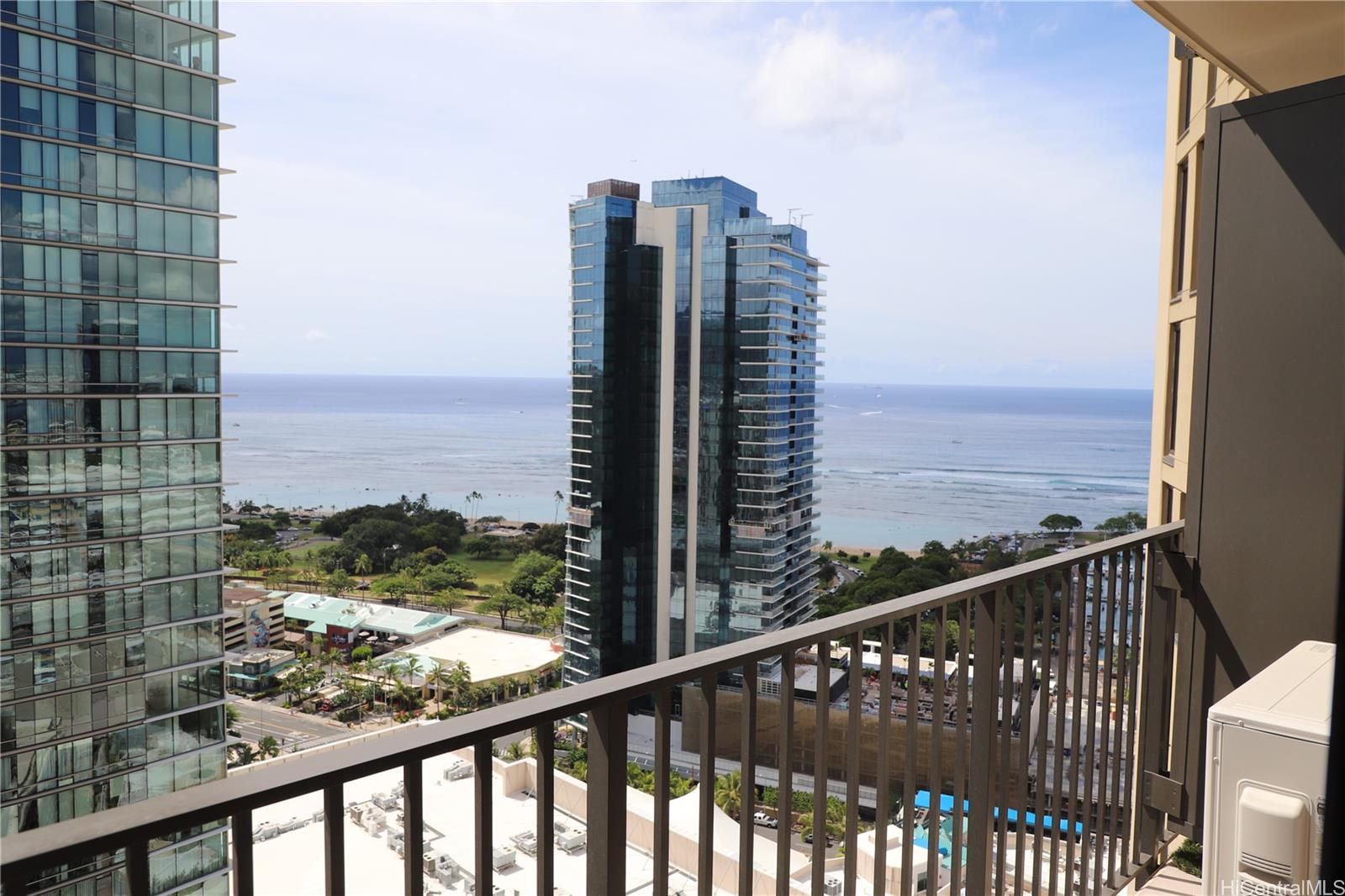 987 Queen Street  Unit 3006