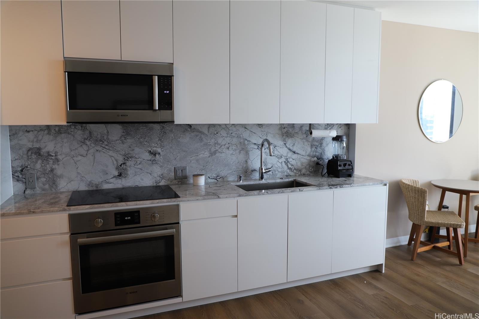 987 Queen Street  Unit 3006