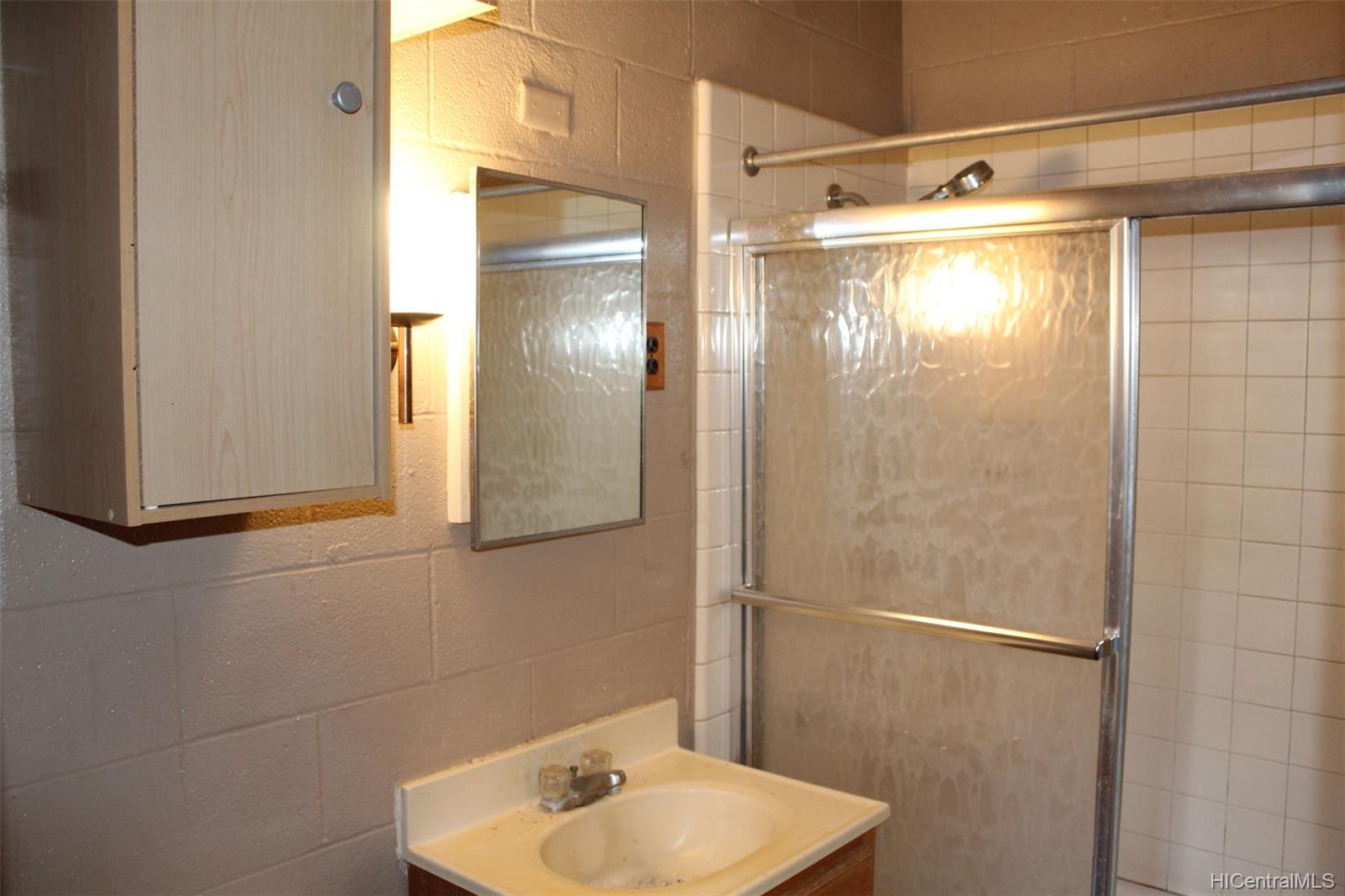 509 University Avenue  Unit 103