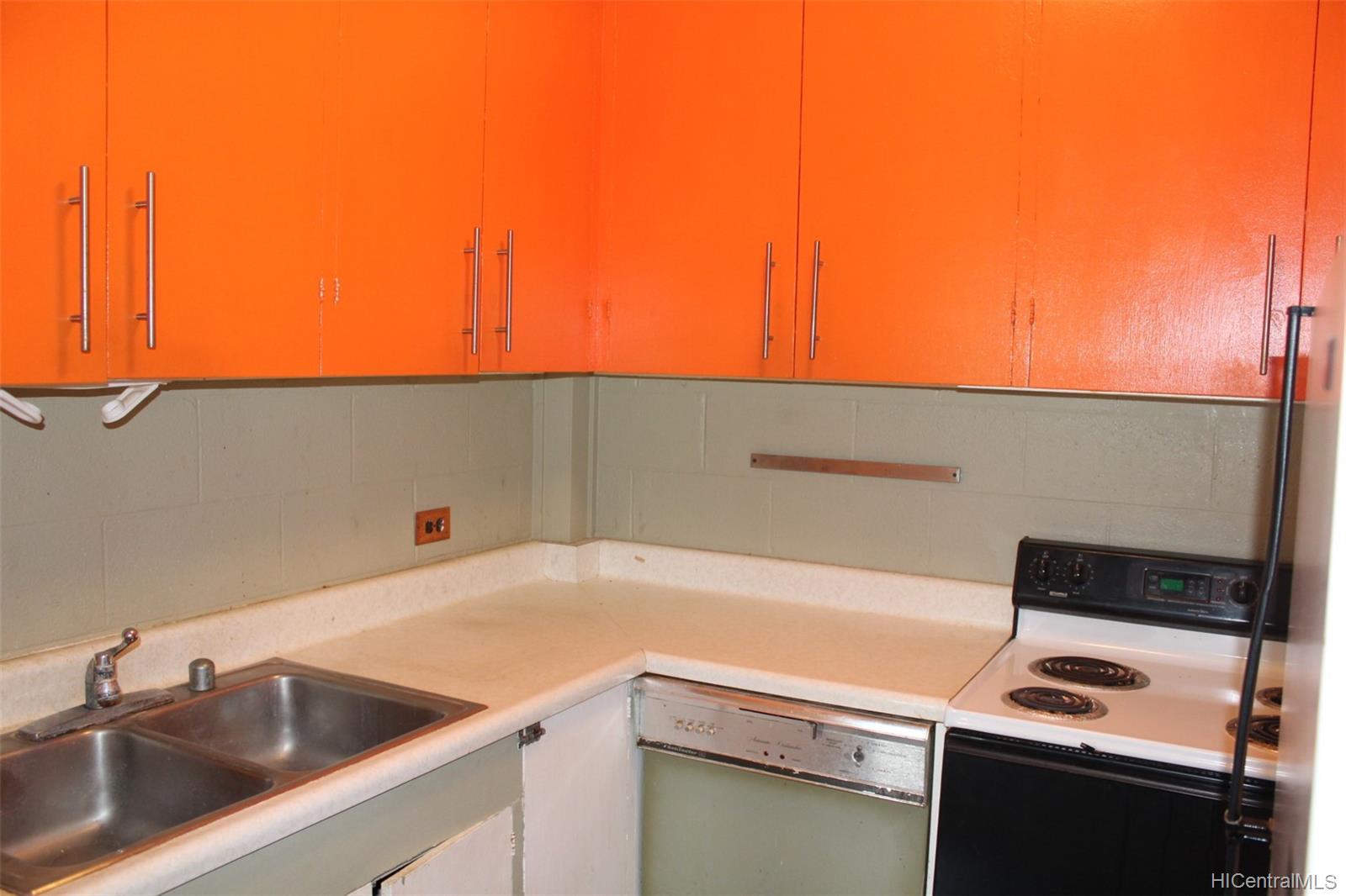 509 University Avenue  Unit 103