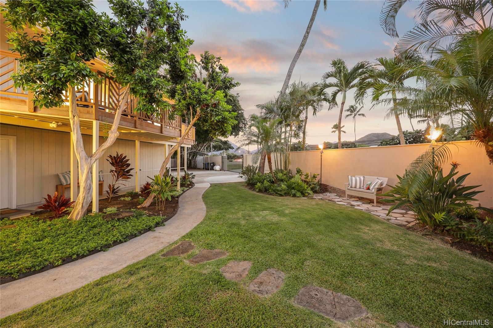 676 Mokapu Road
