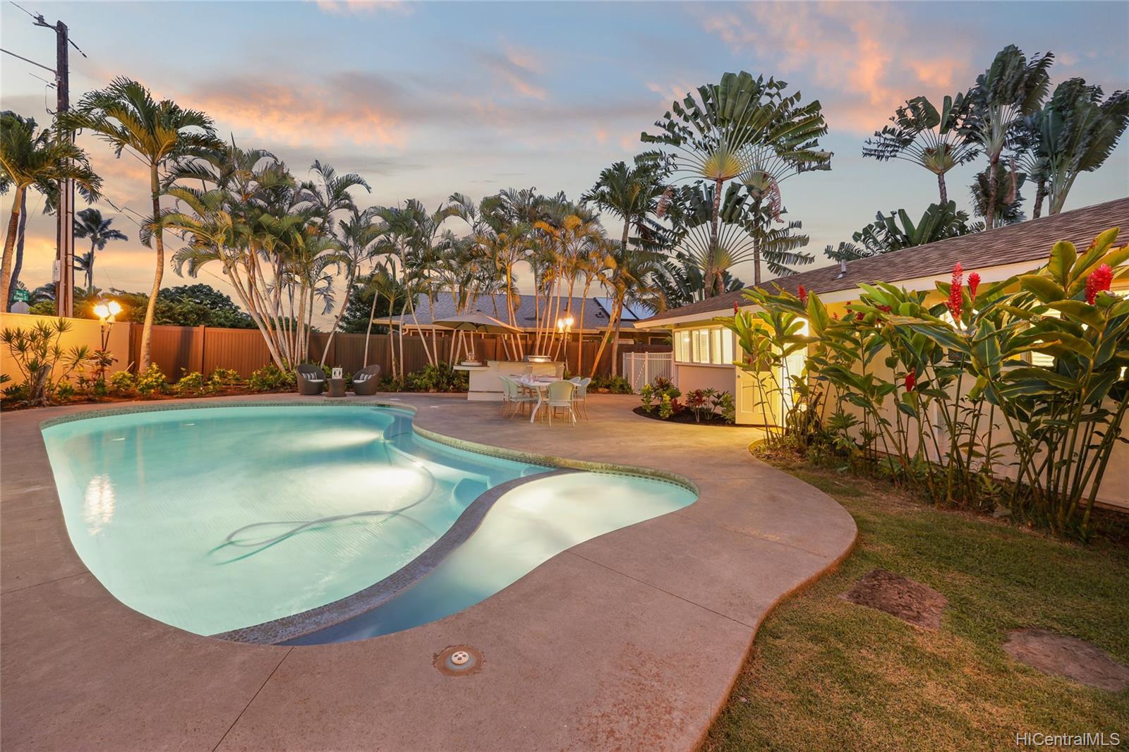 676 Mokapu Road