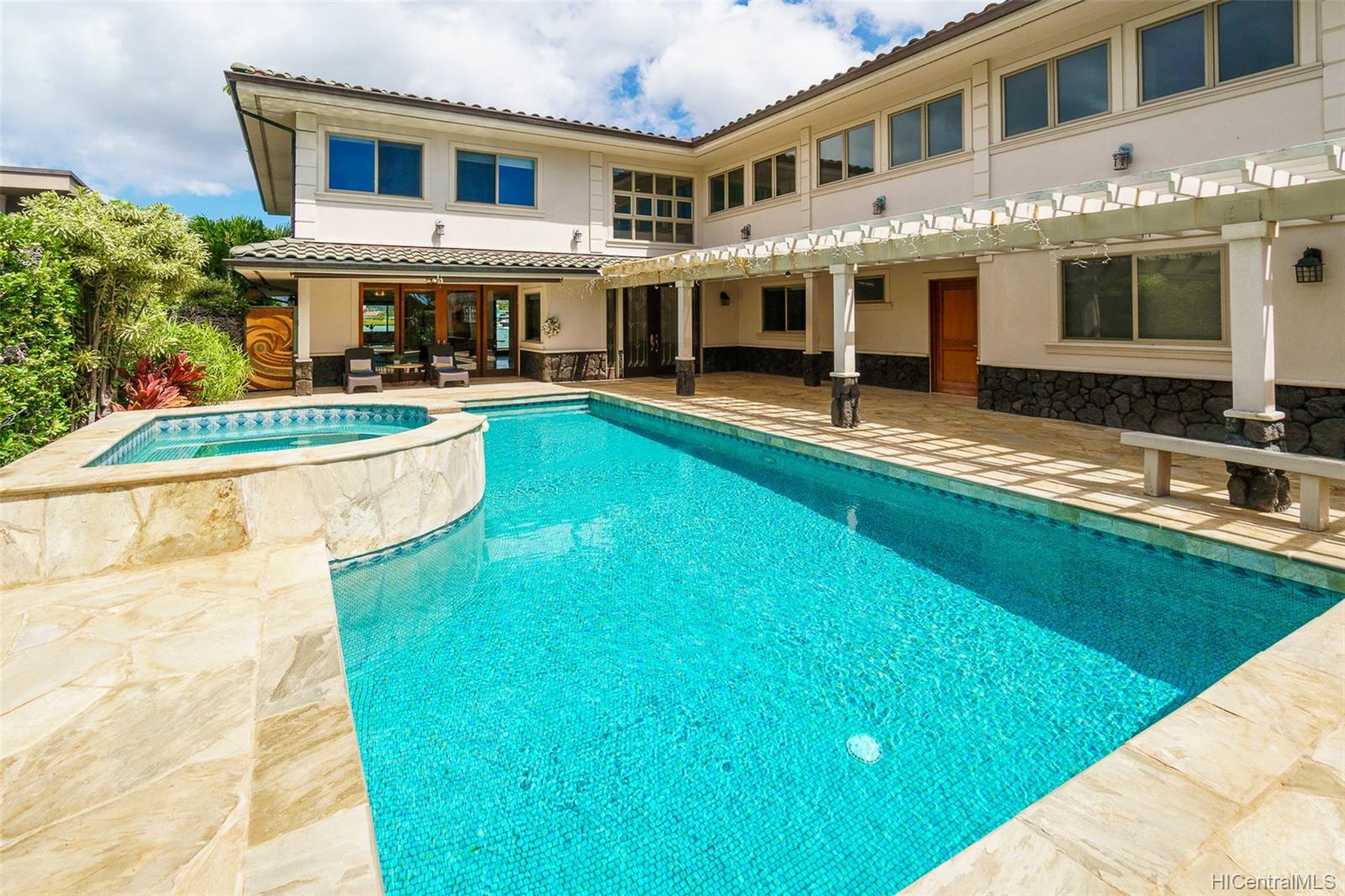 7096 Kalanianaole Highway