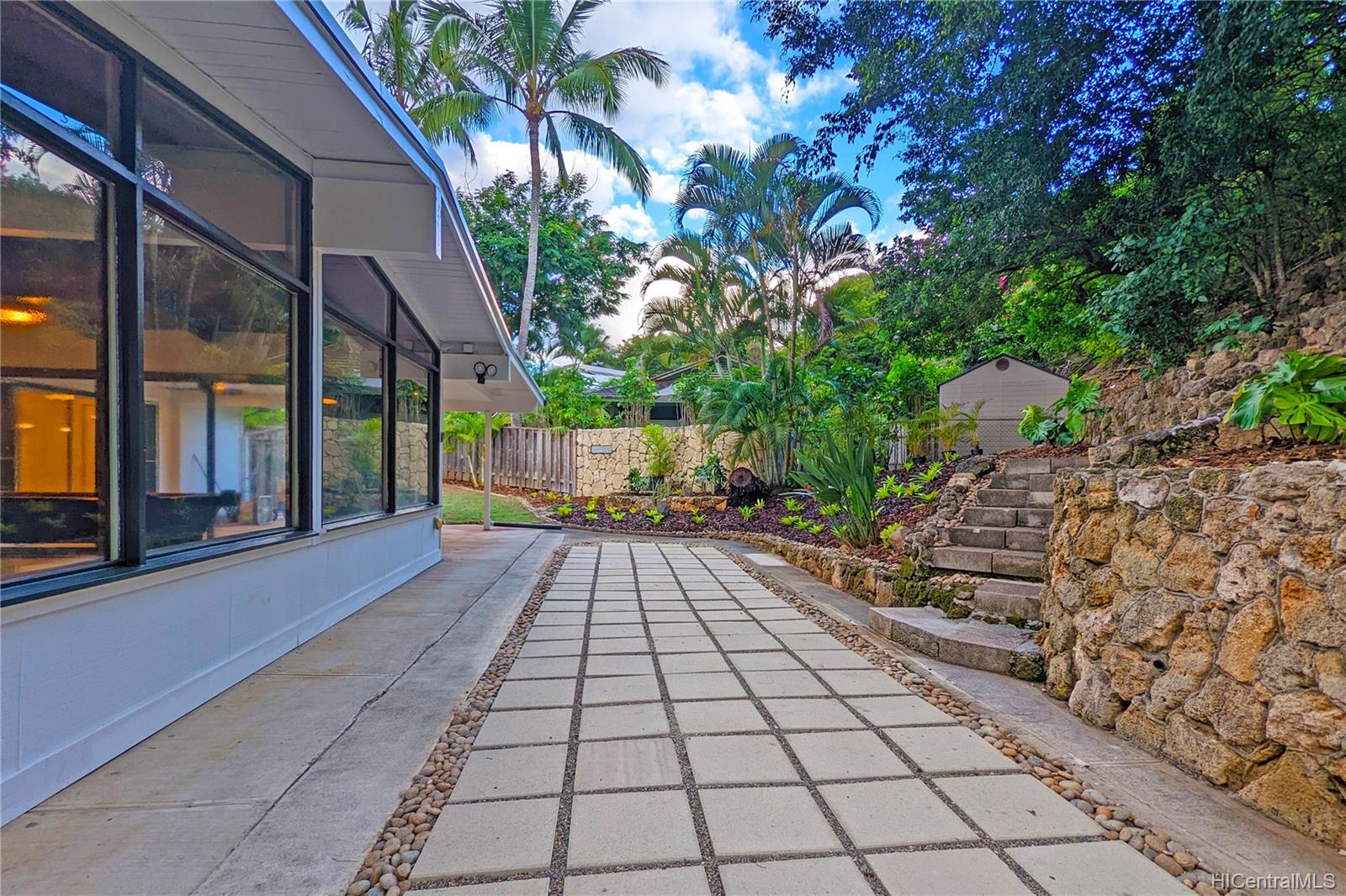 151 Alala Road