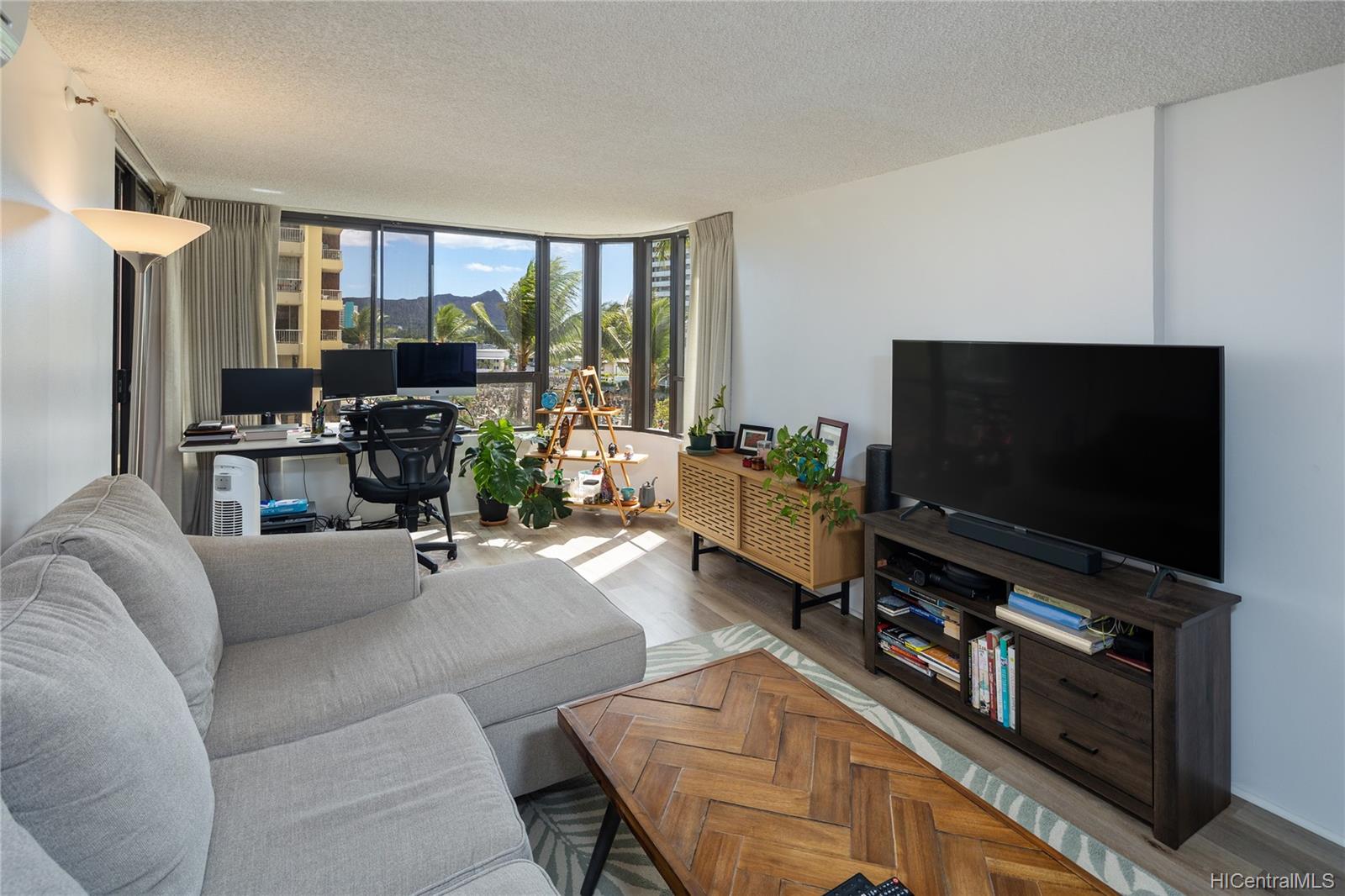 2724 Kahoaloha Lane  Unit 705