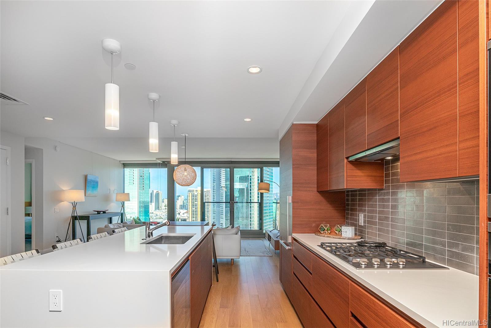 Photo 6 of 25