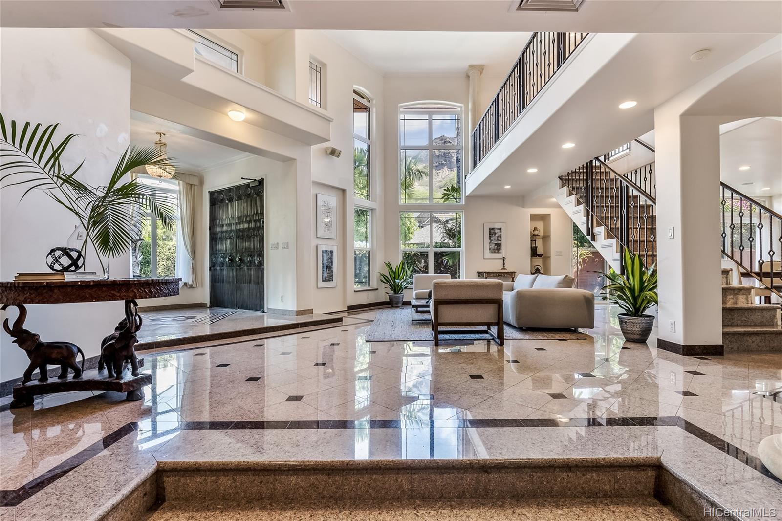 3063 Diamond Head Road