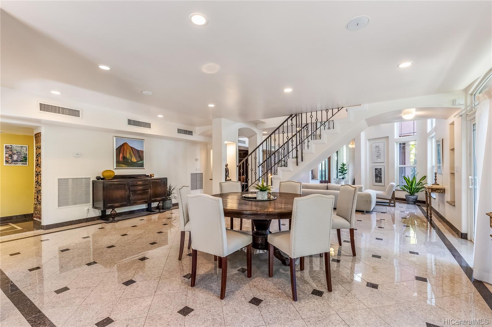 3063 Diamond Head Road