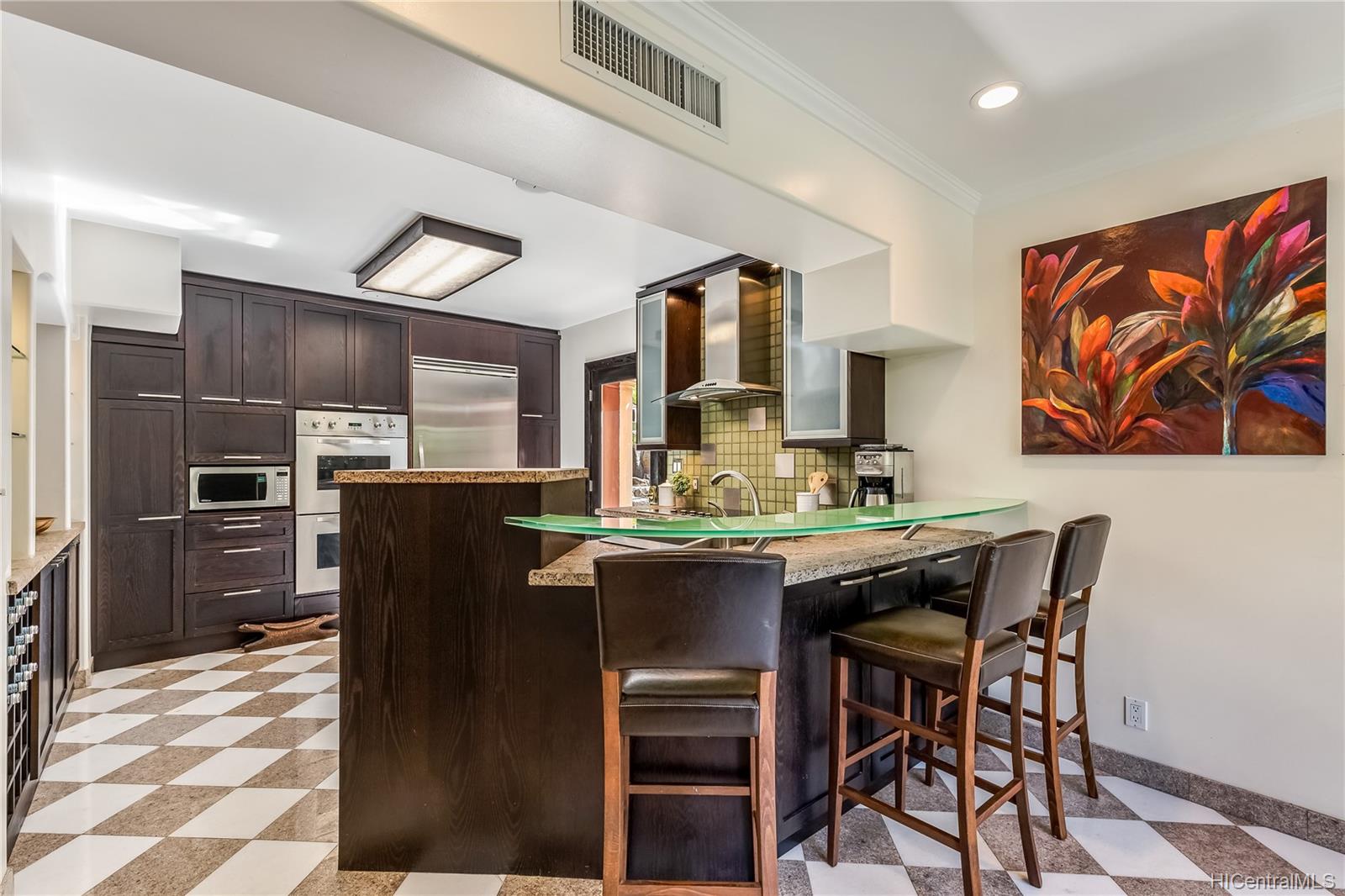 3063 Diamond Head Road