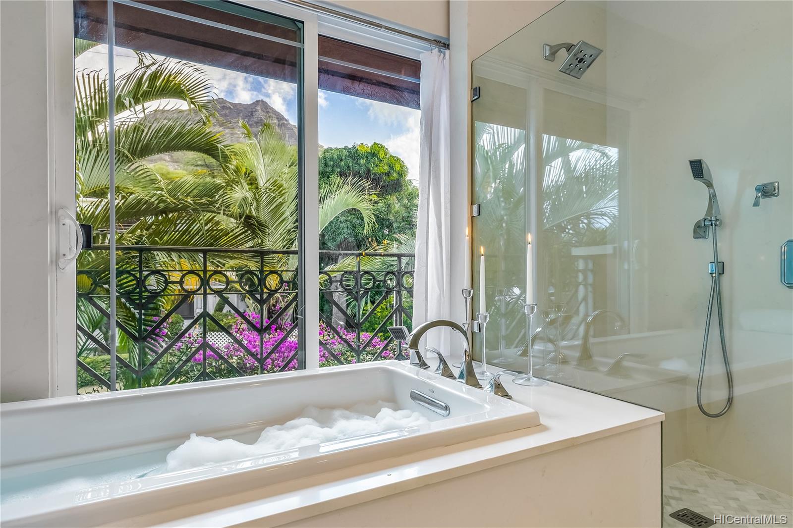 3063 Diamond Head Road