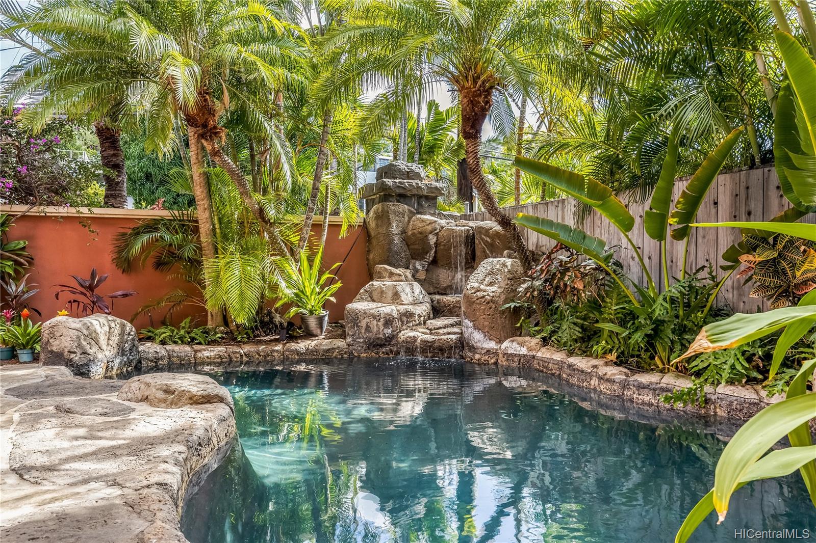 3063 Diamond Head Road