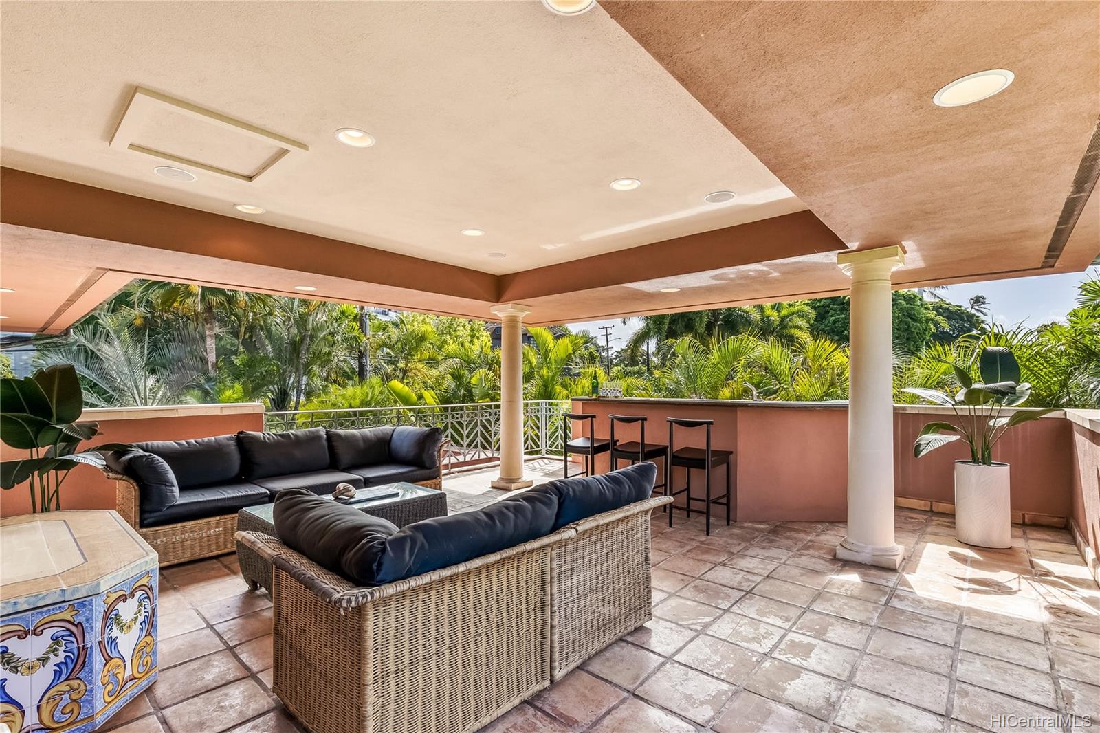 3063 Diamond Head Road