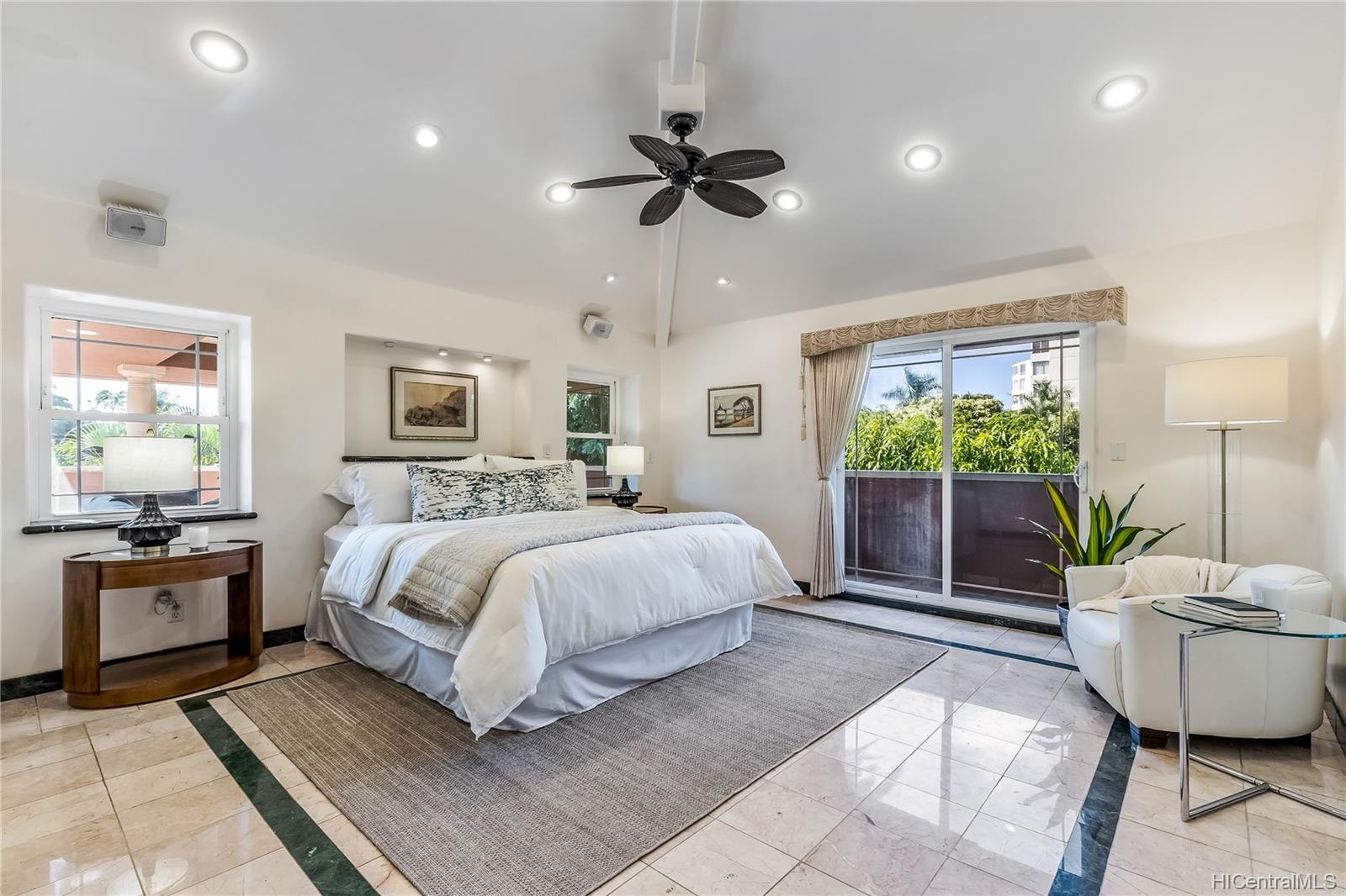 3063 Diamond Head Road
