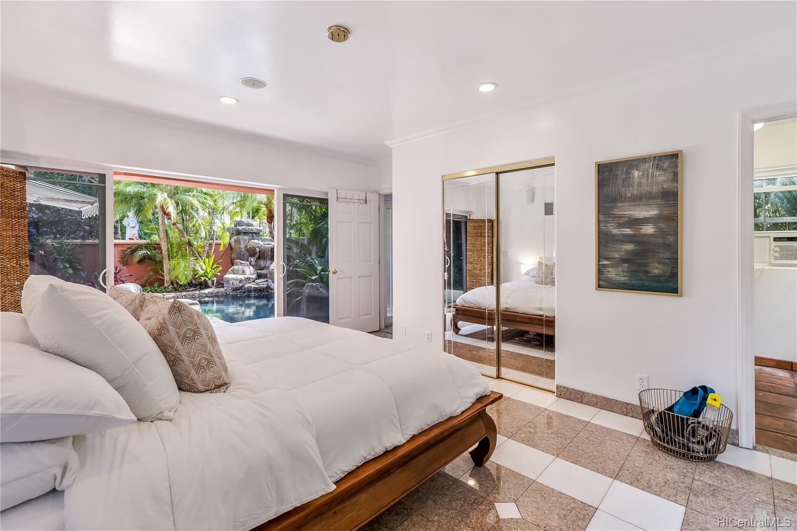 3063 Diamond Head Road