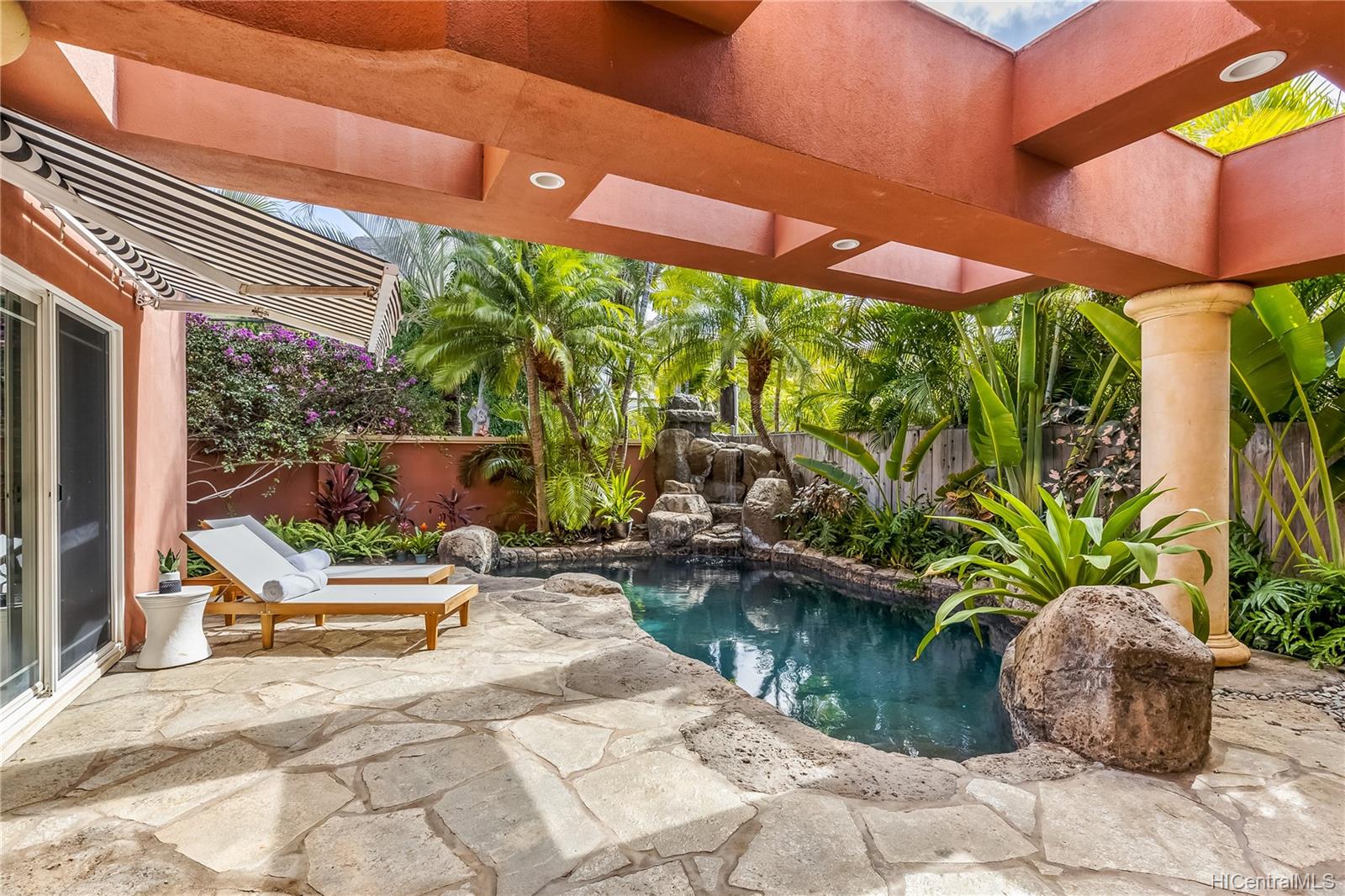 3063 Diamond Head Road