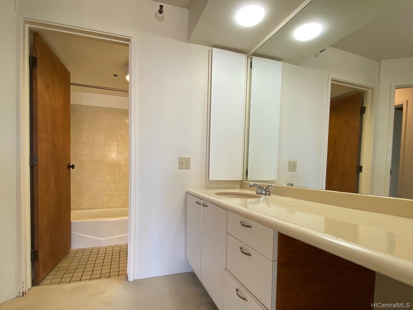 2101 Nuuanu Avenue  Unit I-1901