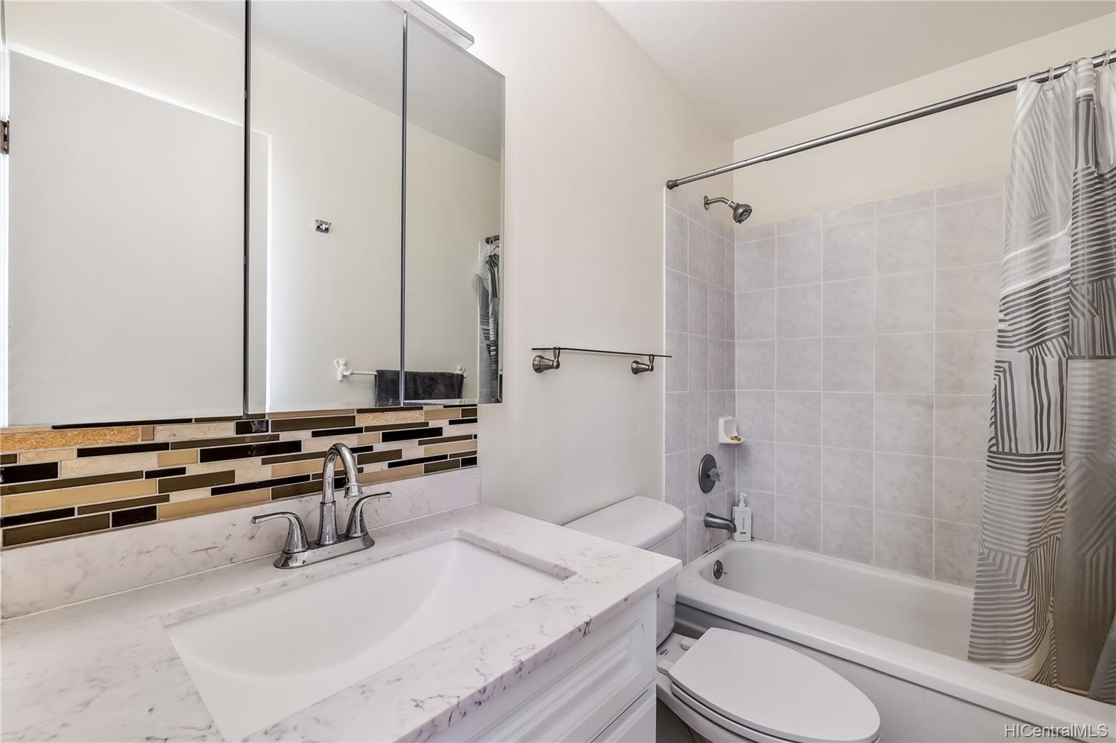 2474 Kapiolani Boulevard  Unit 1701