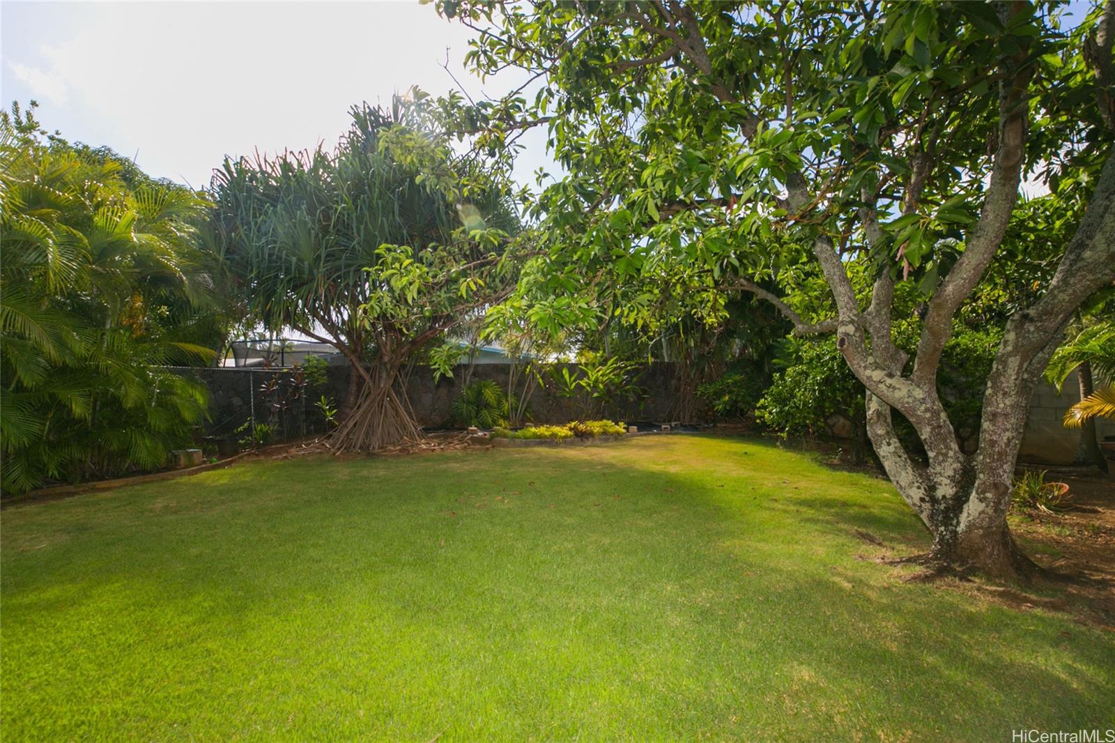 823 Halula Place