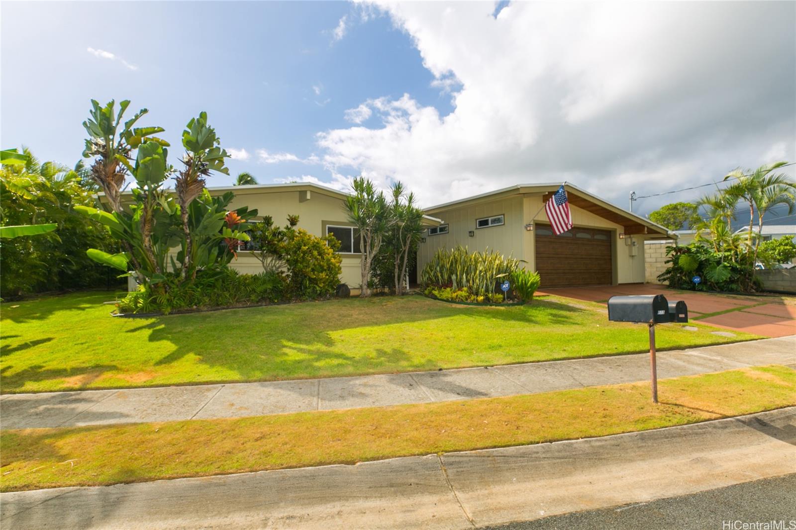 823 Halula Place
