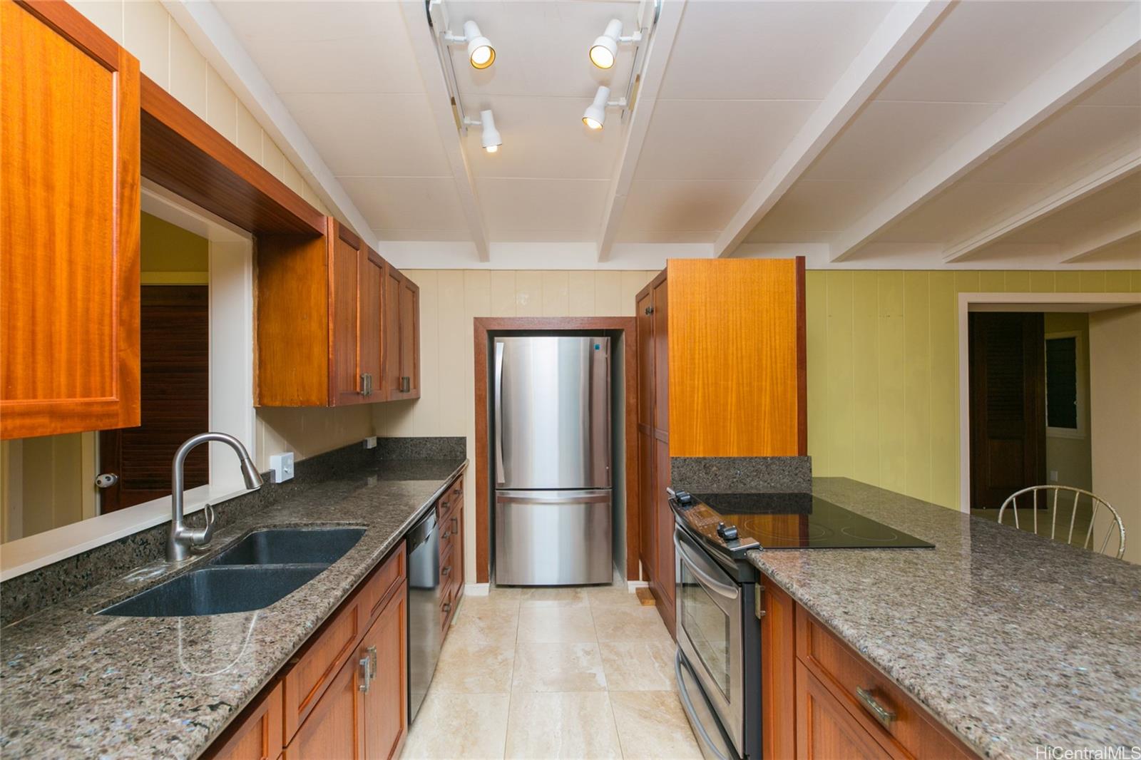 823 Halula Place