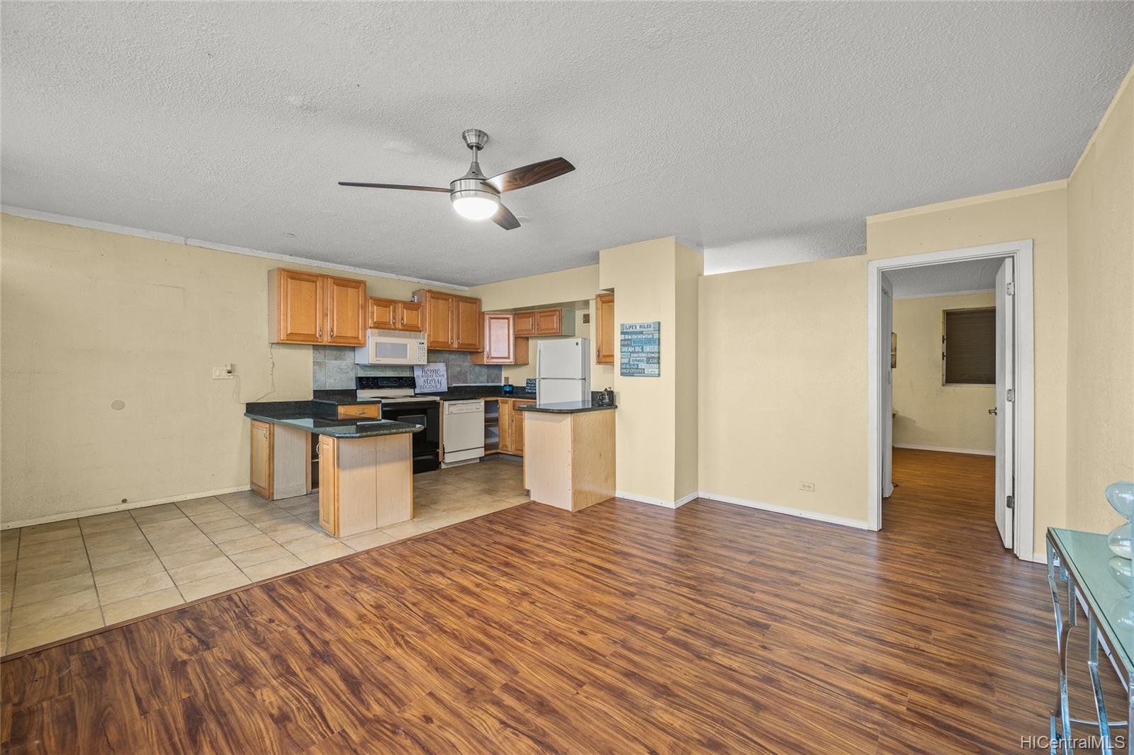 94-249 Waikele Road  Unit B4