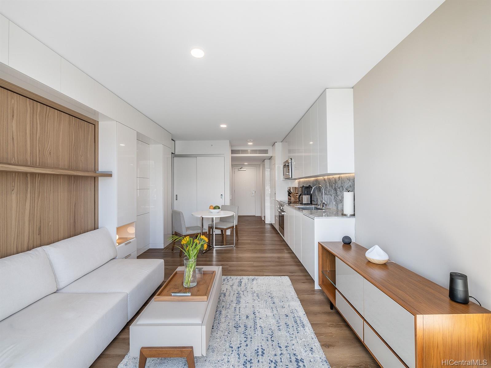 987 Queen Street  Unit 4106
