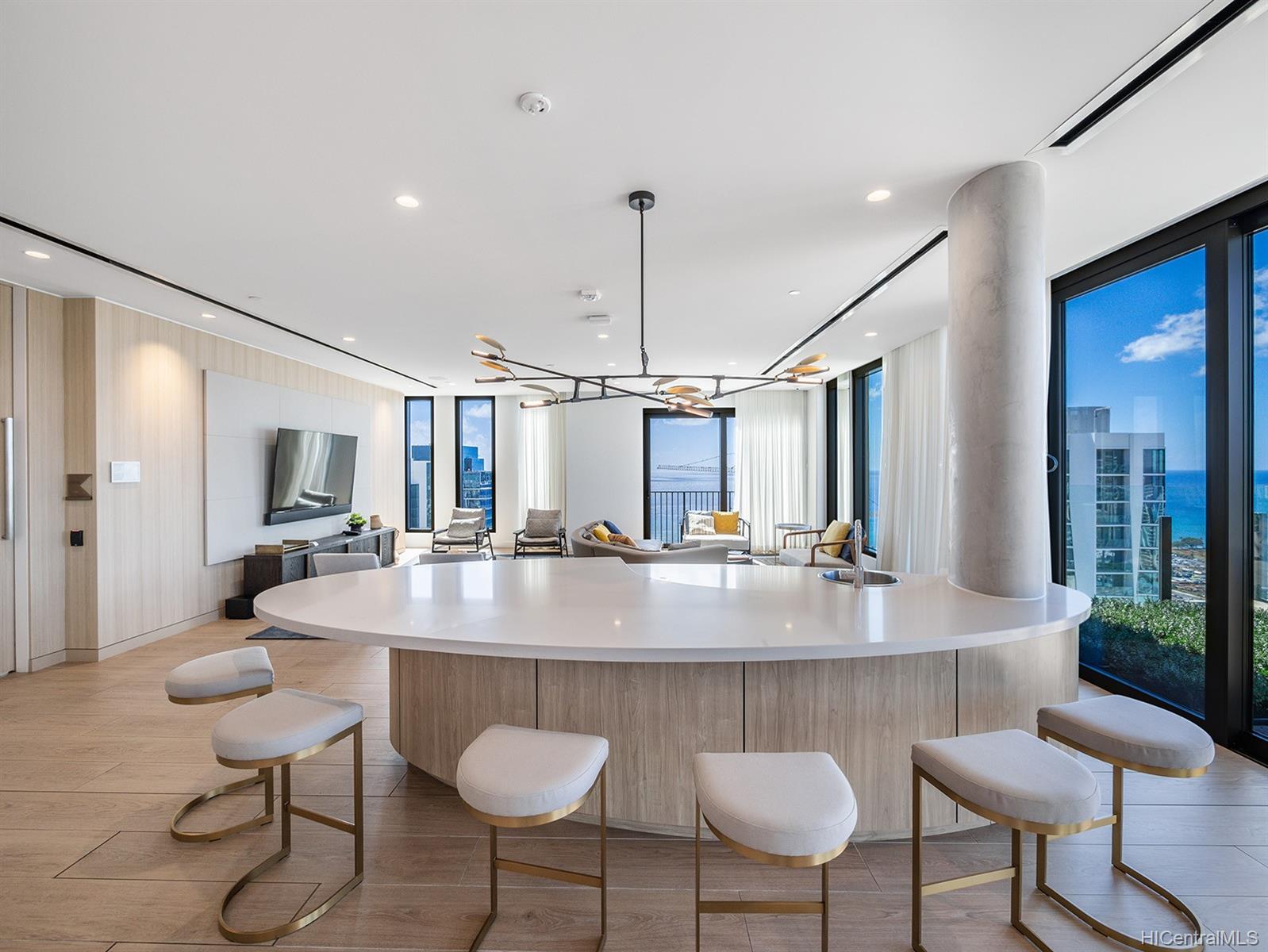 987 Queen Street  Unit 4106