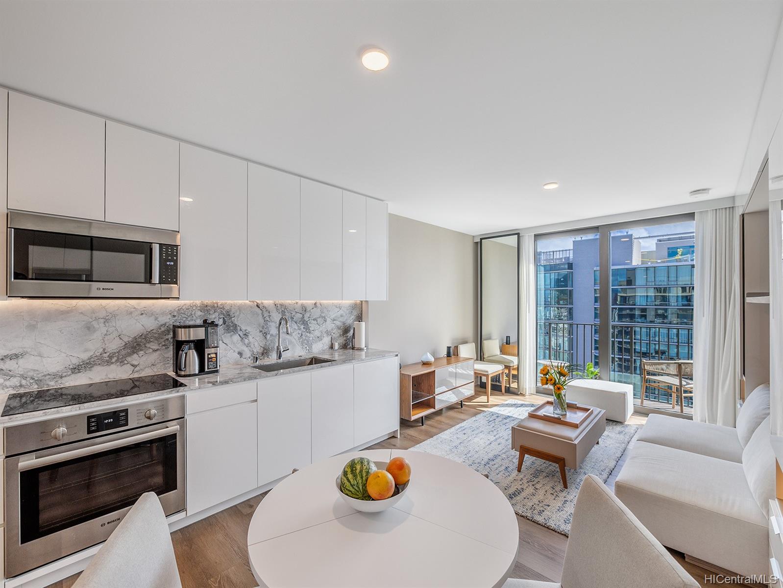 987 Queen Street  Unit 4106