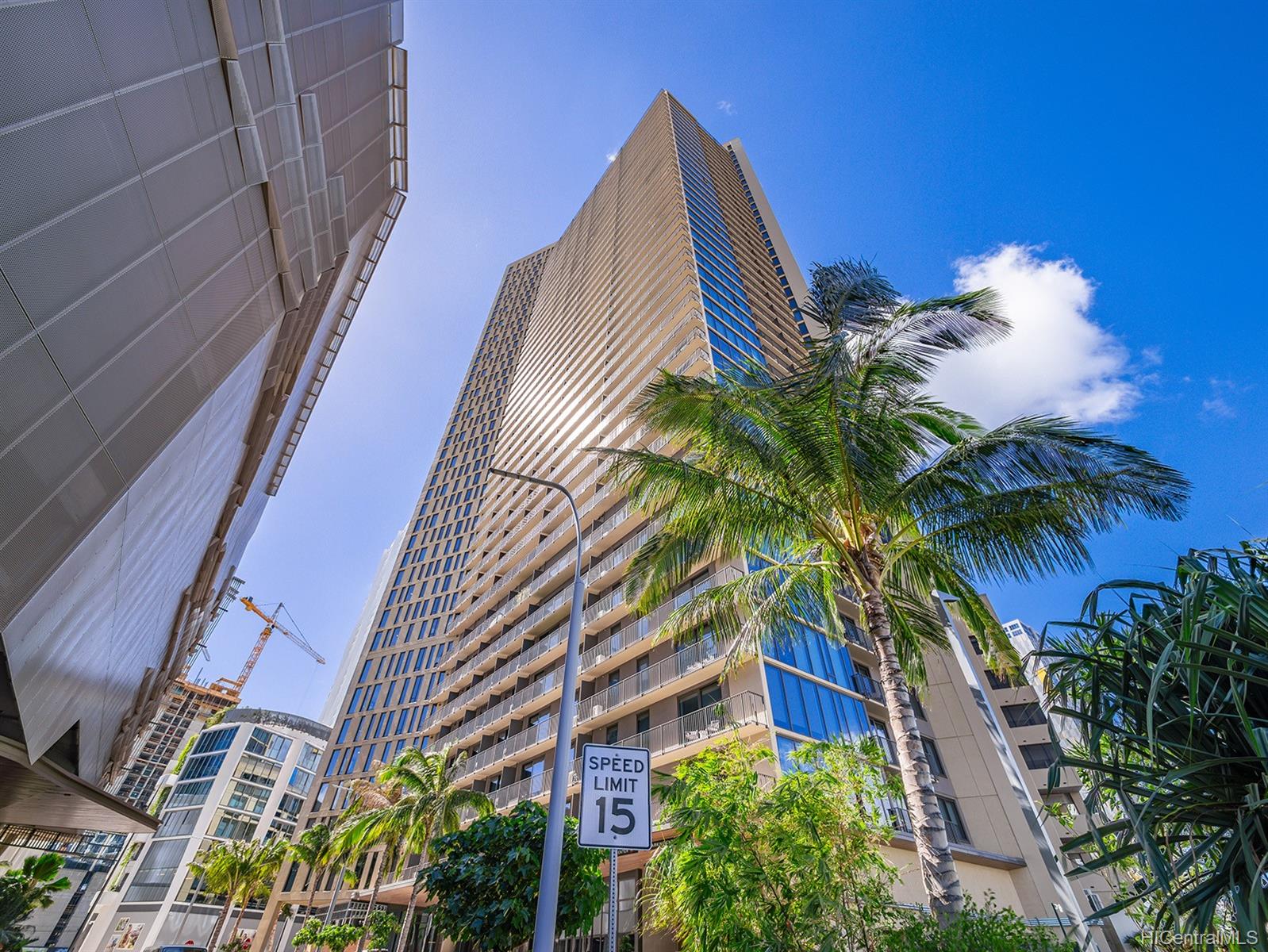 987 Queen Street  Unit 4106