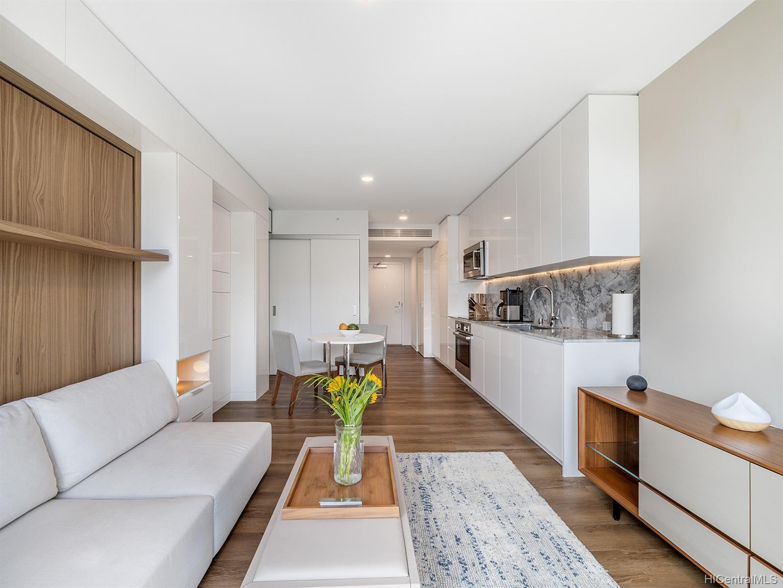 987 Queen Street  Unit 4106