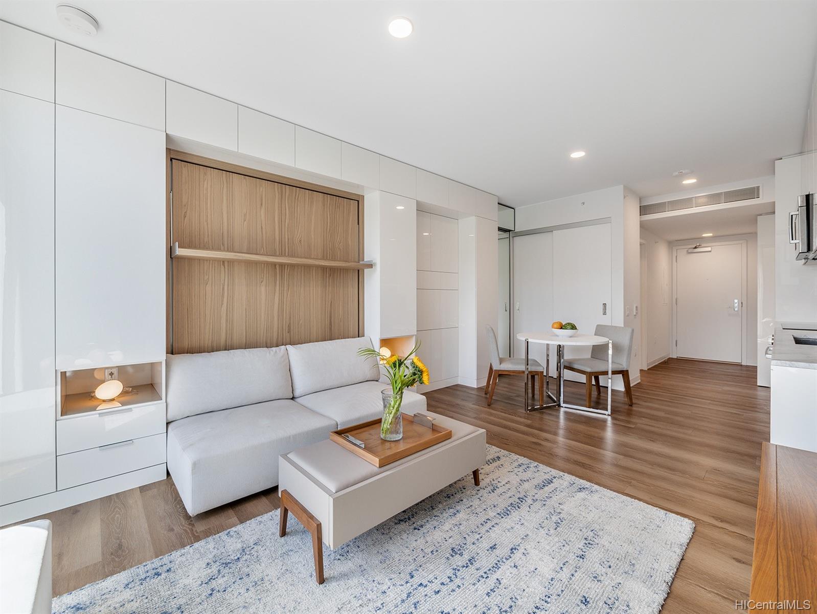987 Queen Street  Unit 4106