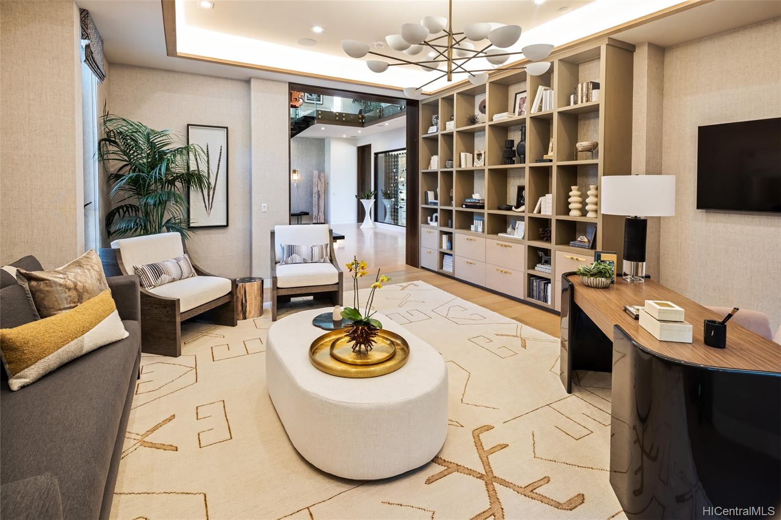 213 Kaalawai Place