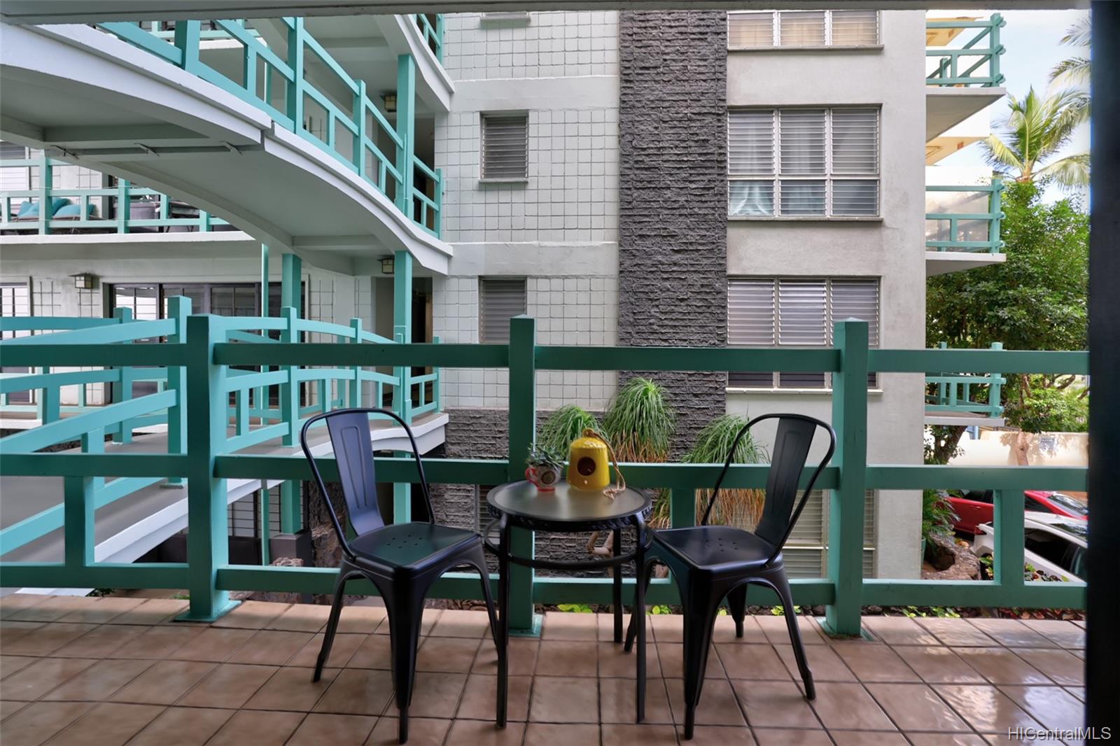 2957 Kalakaua Avenue  Unit 211