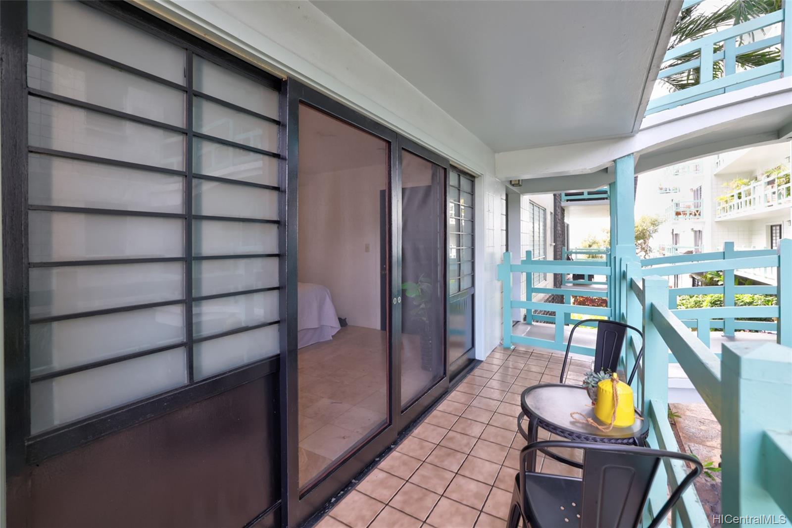 2957 Kalakaua Avenue  Unit 211
