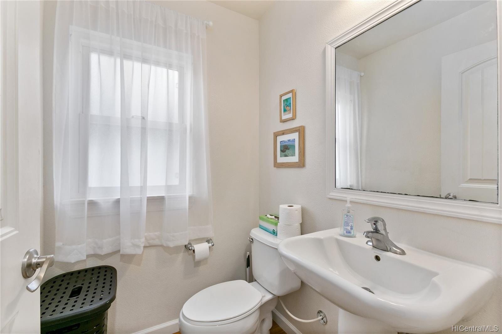 87-2065 Pakeke Street  Unit 10