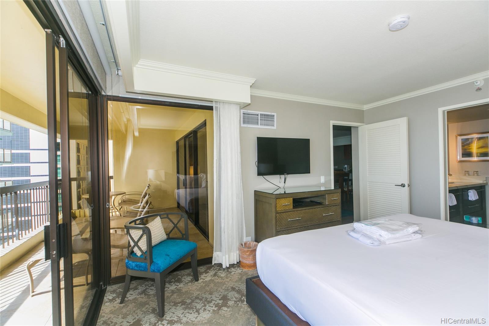 2470 Kalakaua Avenue  Unit 903
