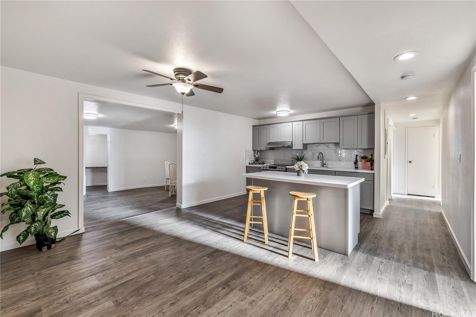 87-636 Farrington Highway