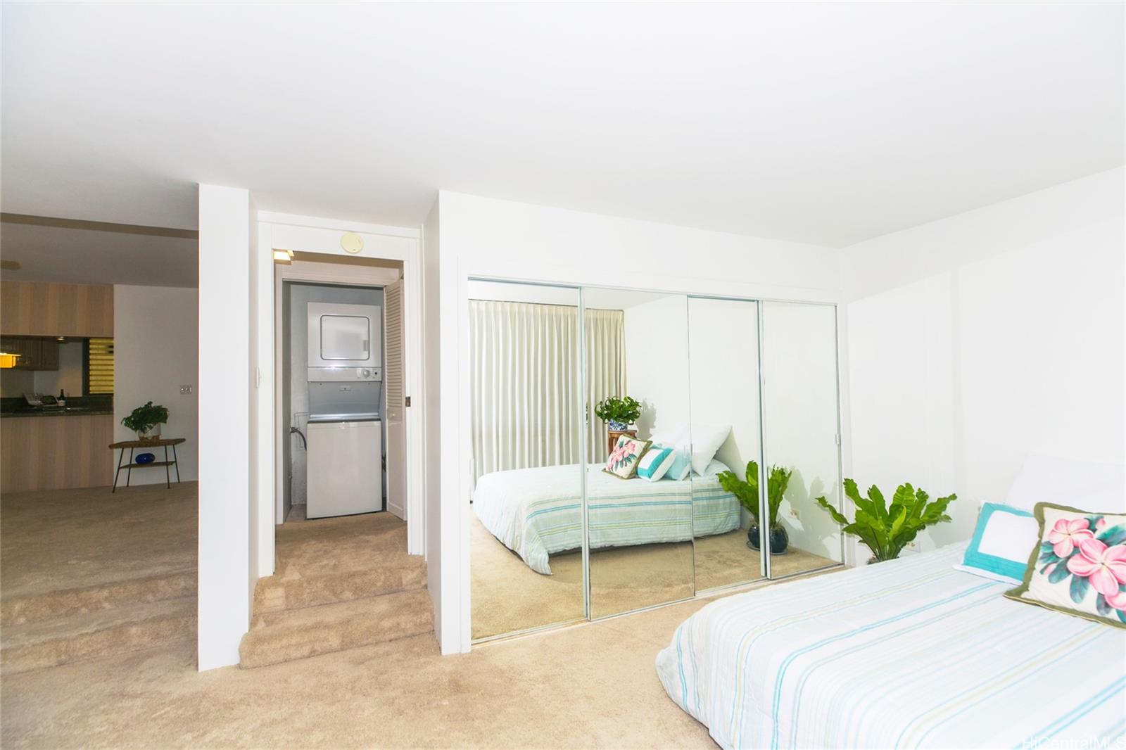 521 Hahaione Street Unit 2/1F 521 Hahaione Street Unit 2/1F