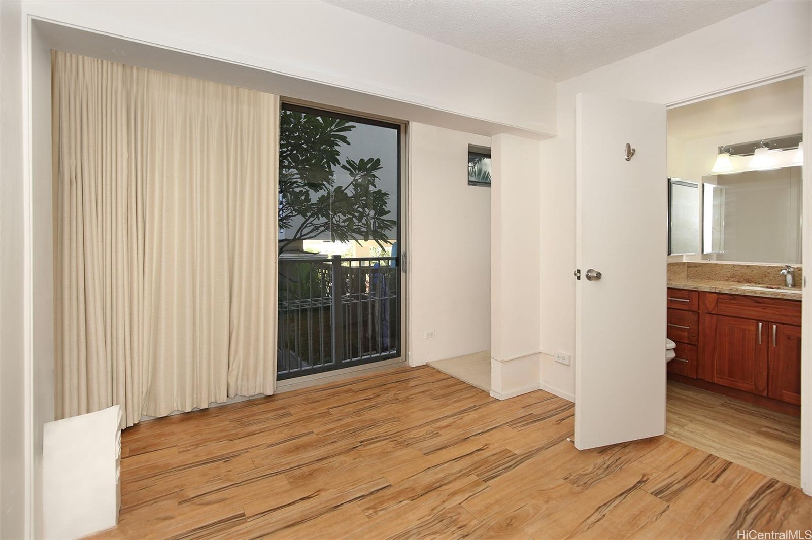 3015 Kalakaua Avenue  Unit 201