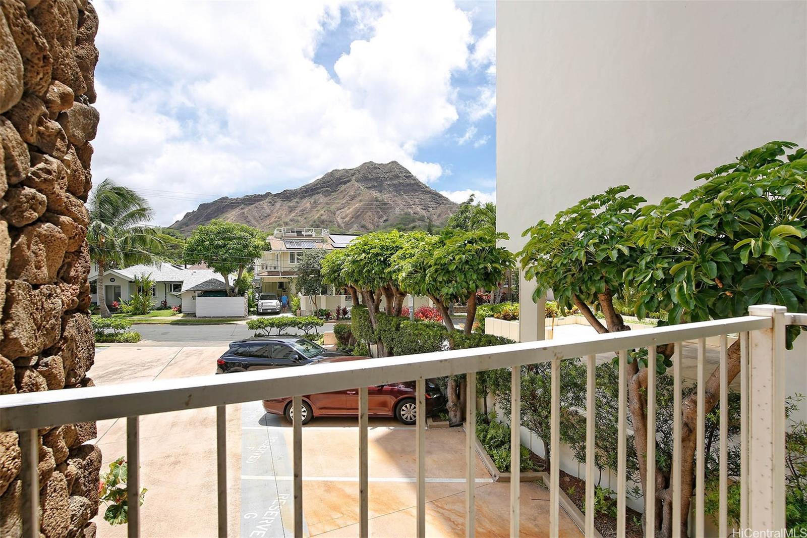 3015 Kalakaua Avenue  Unit 201