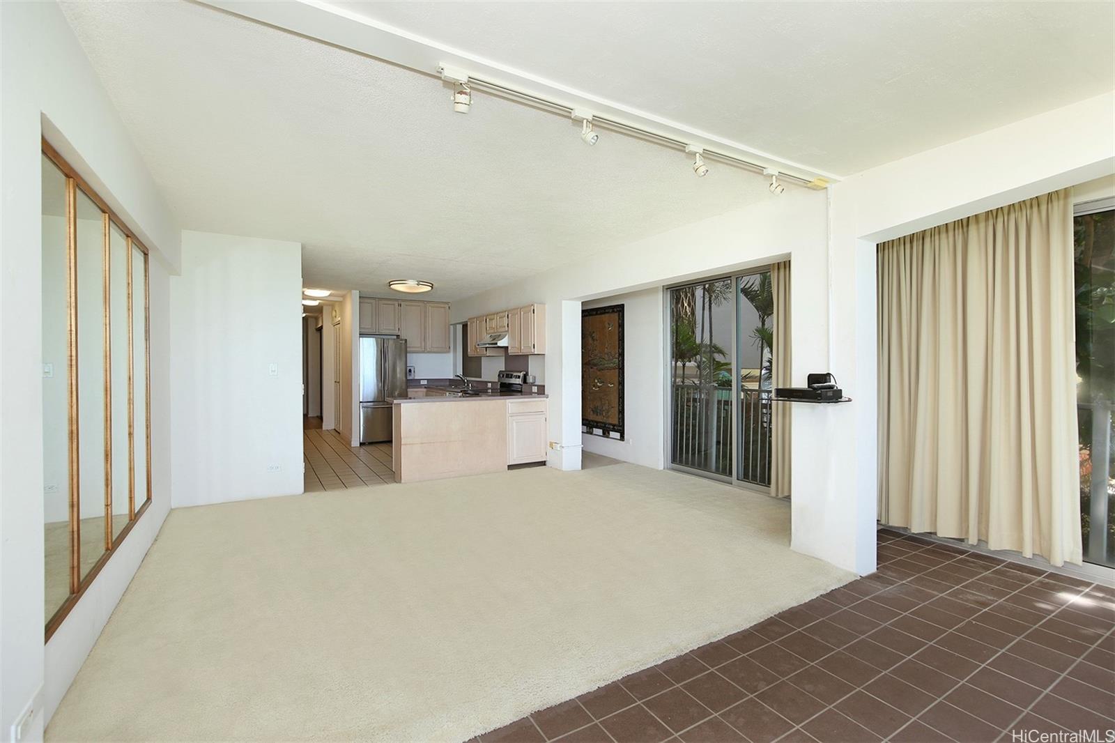 3015 Kalakaua Avenue  Unit 201