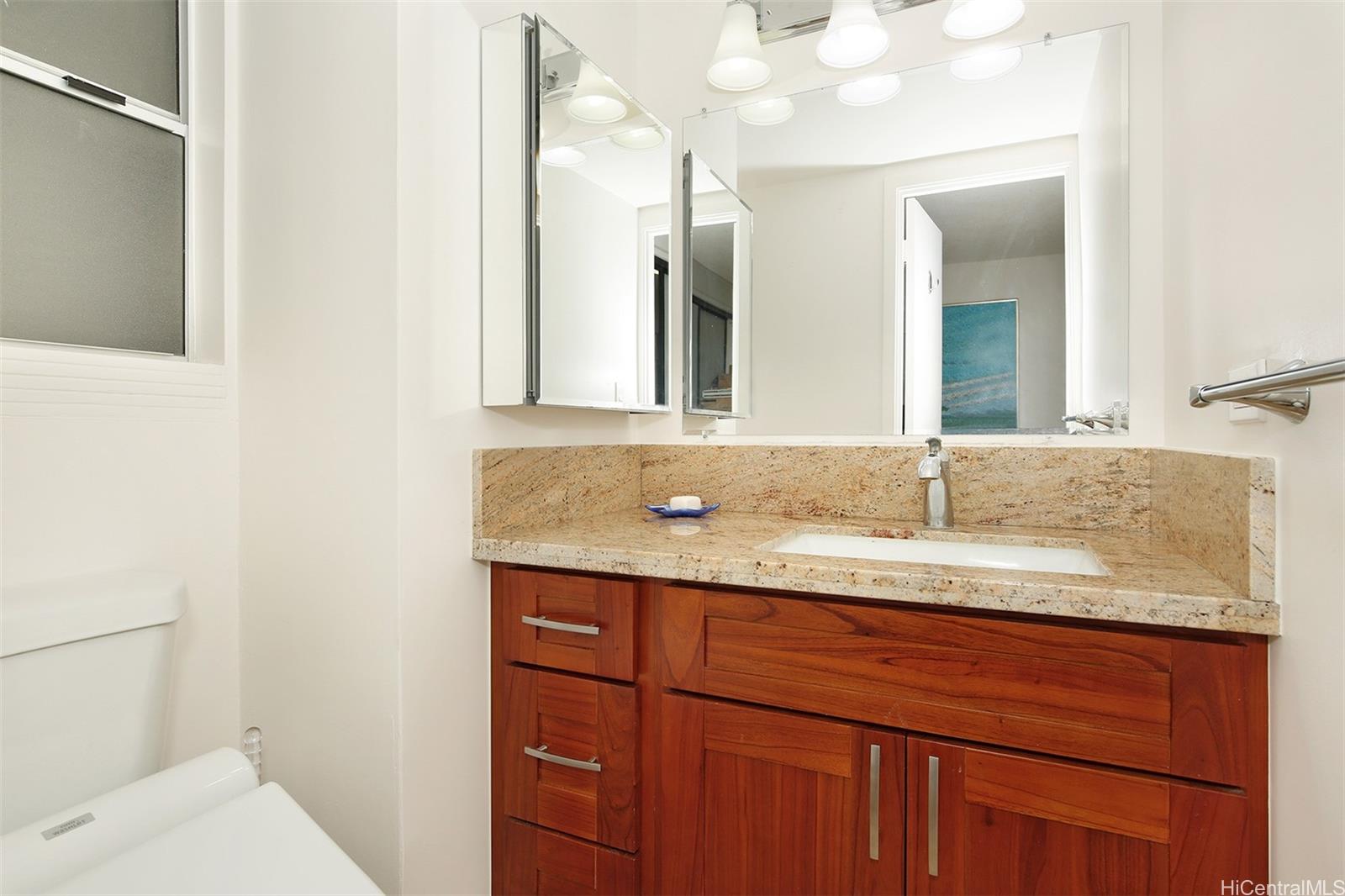 3015 Kalakaua Avenue  Unit 201