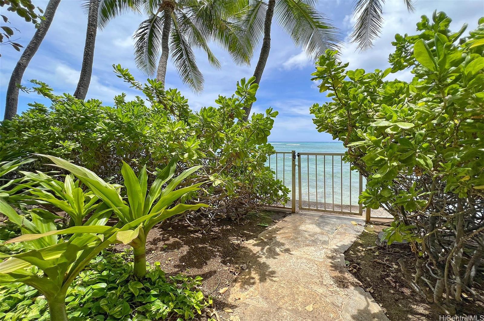 3015 Kalakaua Avenue  Unit 201