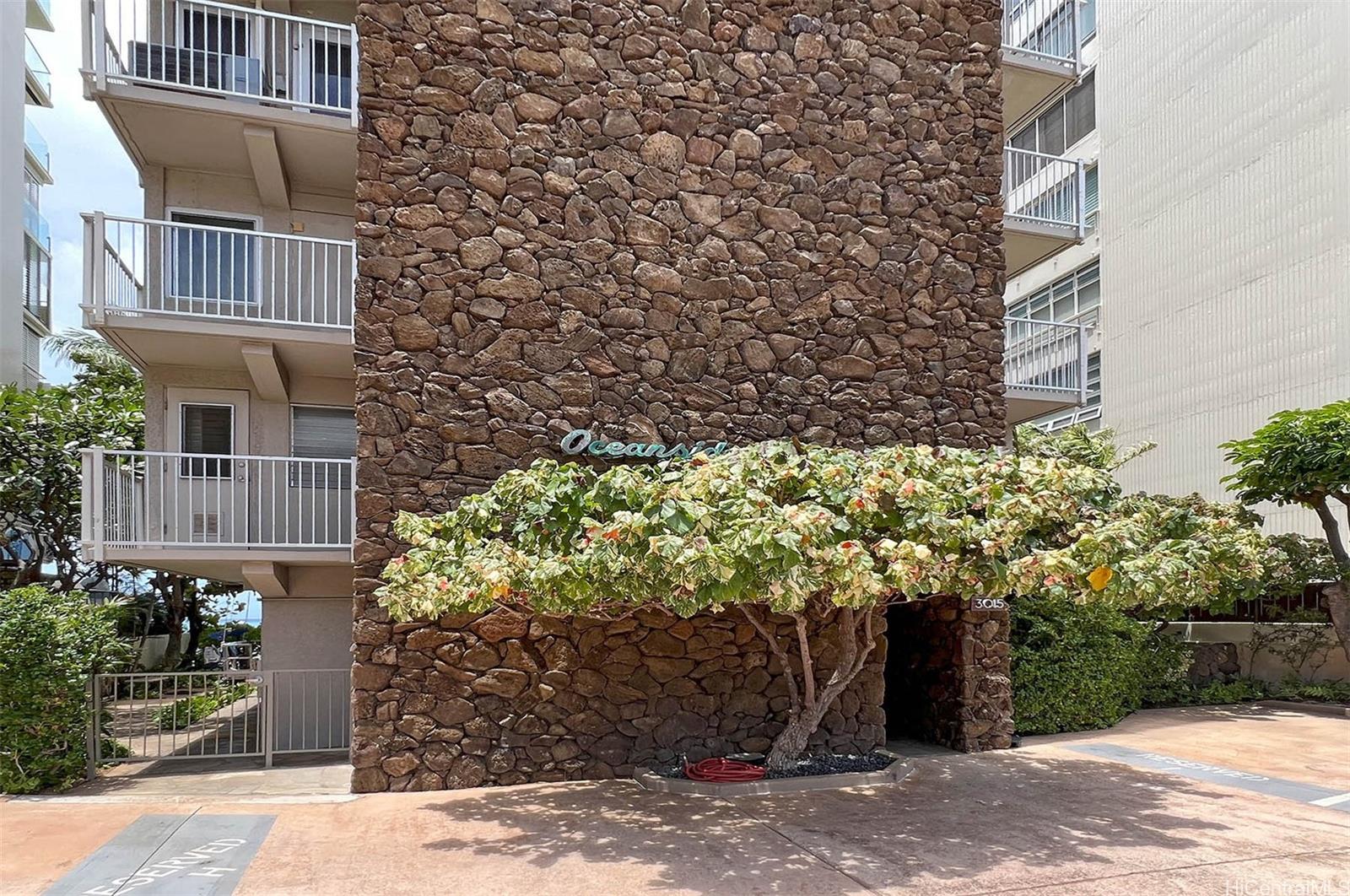 3015 Kalakaua Avenue  Unit 201