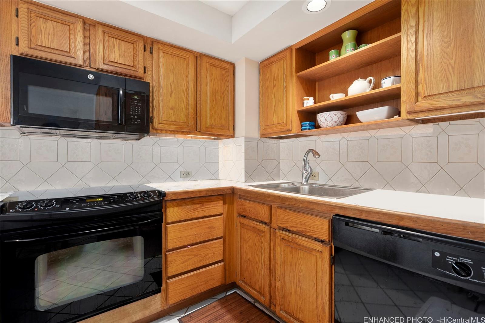 2500 Kalakaua Avenue  Unit 503