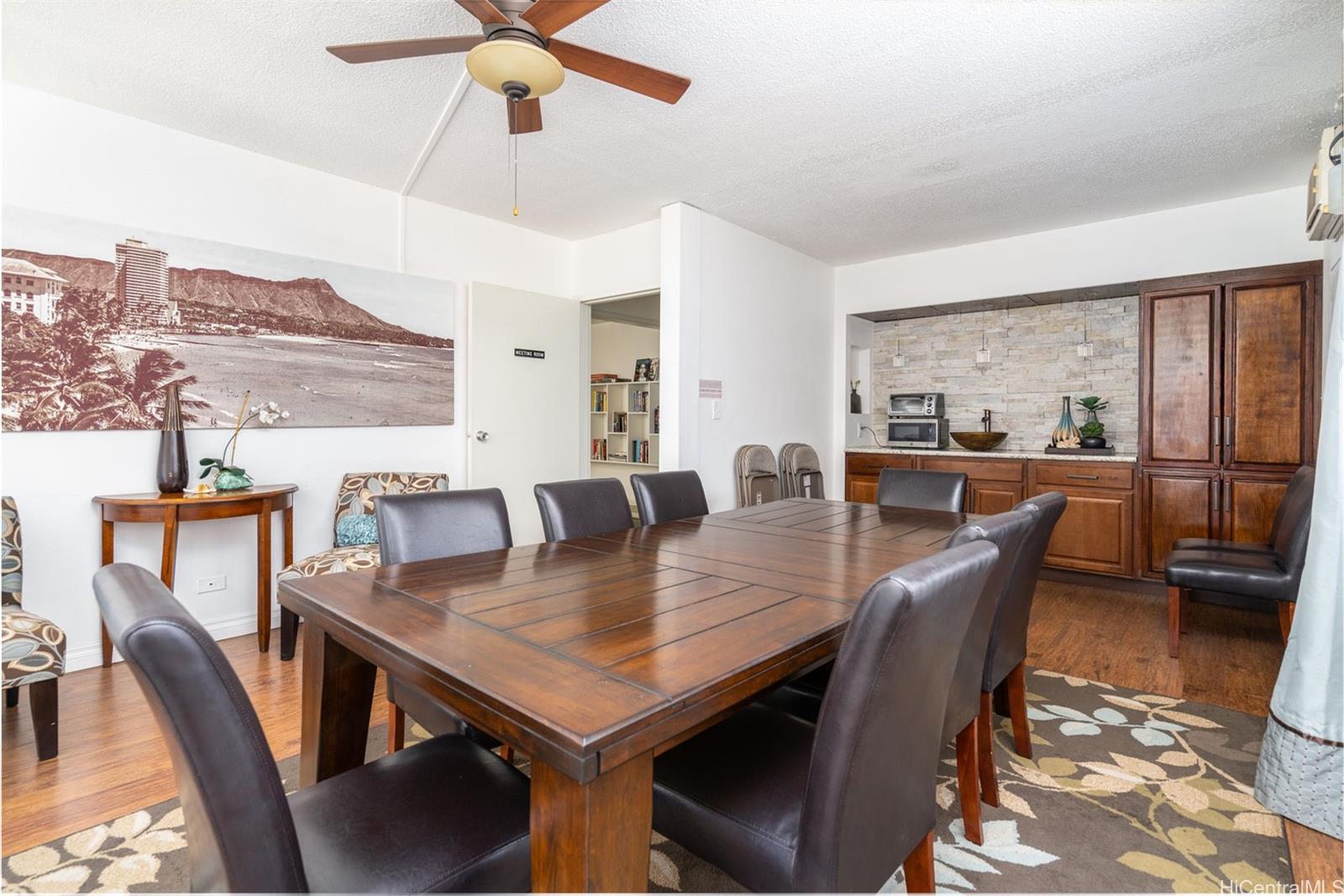 2500 Kalakaua Avenue  Unit 503